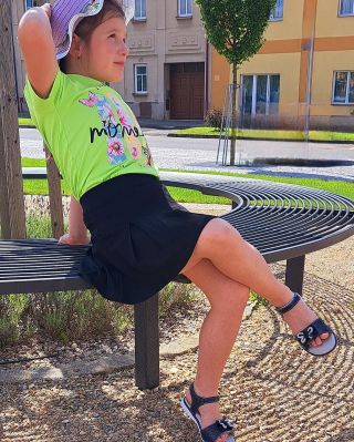 Letní sukýnky, pohodová trička, kraťasy a mnoho dalších modelů za skvělé ceny v top kvalitě - skladem ihned k odeslání....